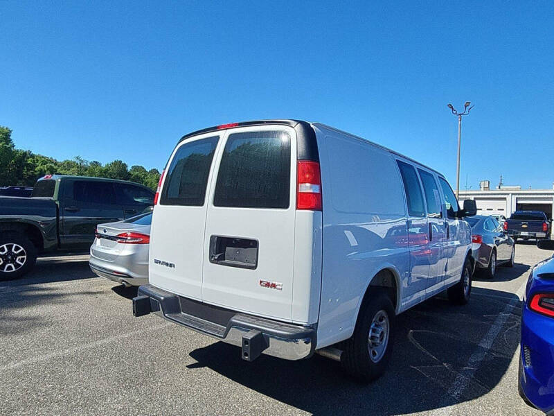 2025 GMC Savana 2500