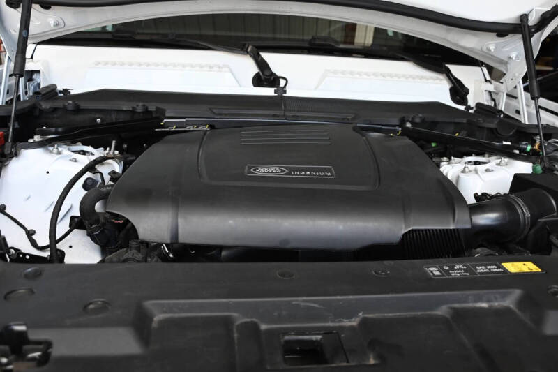 2025 Land Rover Defender 110 P300 S