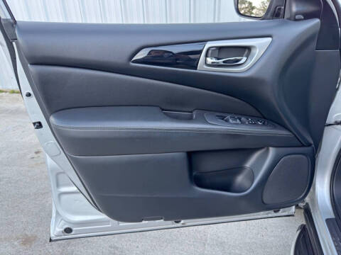 2019 Nissan Pathfinder SV