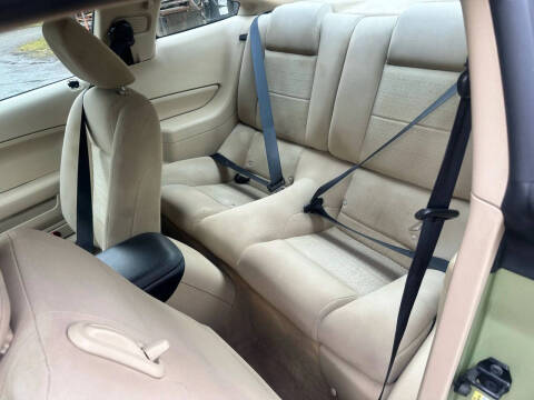 2005 Ford Mustang V6 Deluxe