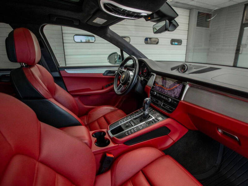 2021 Porsche Macan Turbo