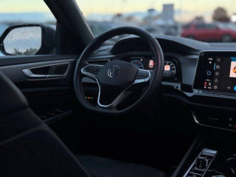 2025 Volkswagen Atlas Cross Sport SE 4Motion