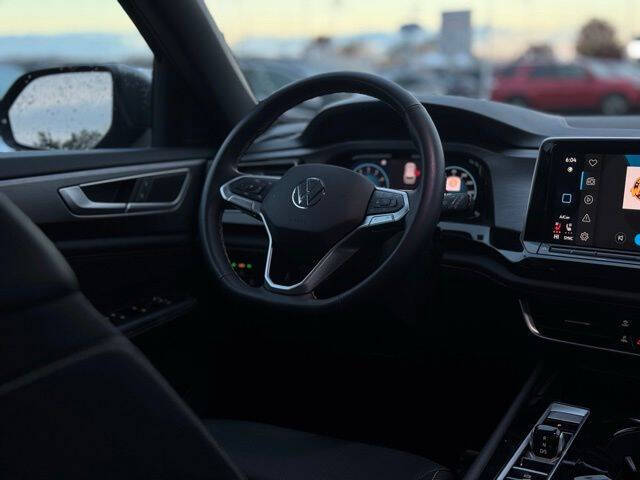 2025 Volkswagen Atlas Cross Sport SE 4Motion