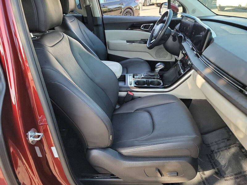 2024 Kia Carnival SX