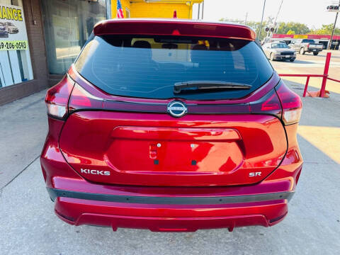 2023 Nissan Kicks SR