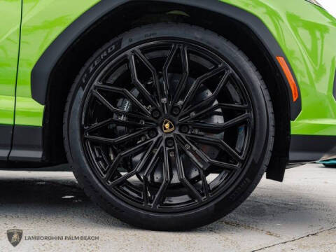 2025 Lamborghini Urus SE