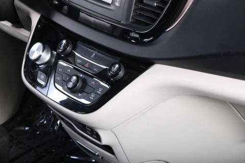 2017 Chrysler Pacifica LX