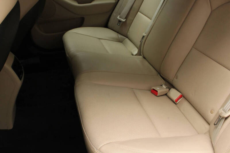 2014 Kia Cadenza Premium