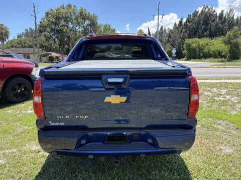 2013 Chevrolet Avalanche LS Black Diamond
