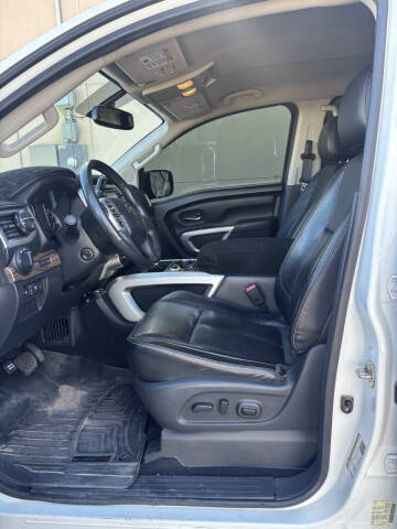 2017 Nissan Titan SL