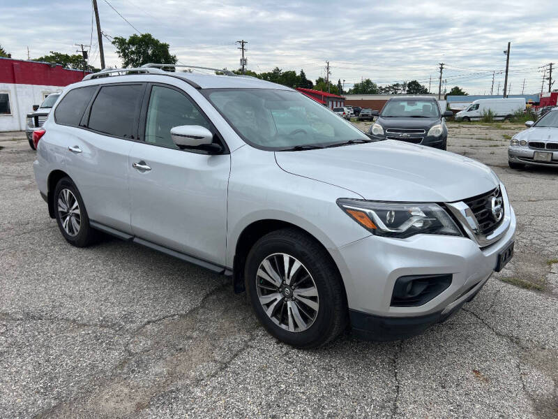2017 Nissan Pathfinder SL