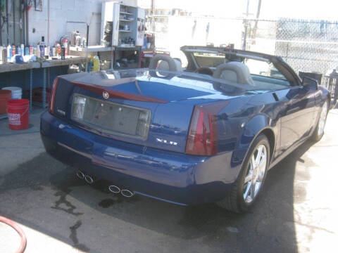2005 Cadillac XLR