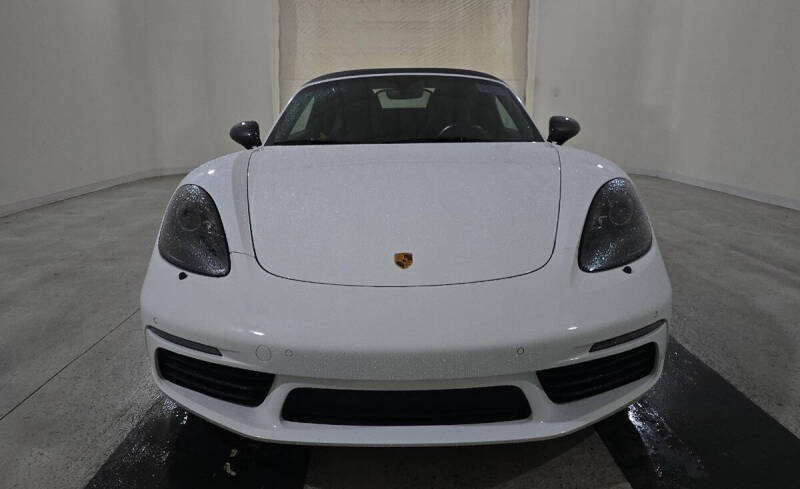 2023 Porsche 718 Boxster T