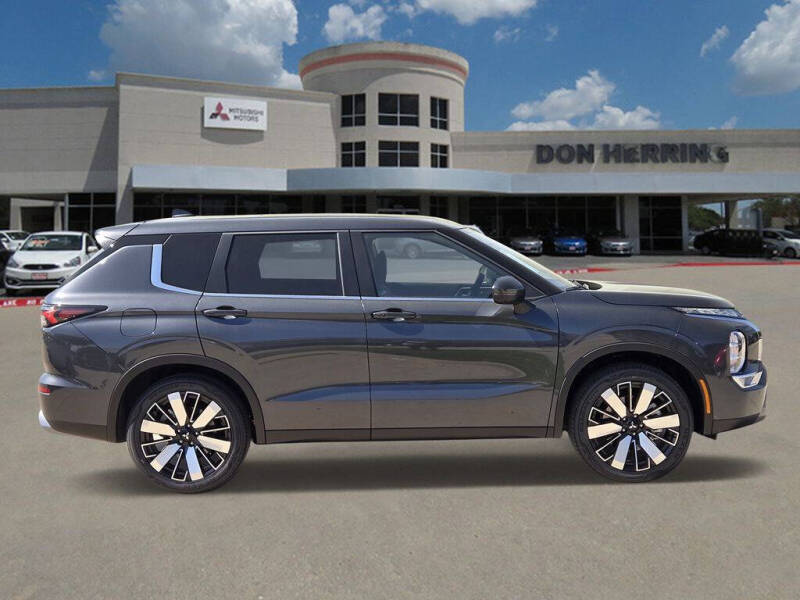2026 Mitsubishi Outlander SE