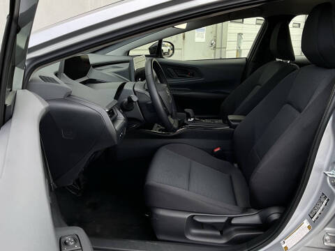 2025 Toyota Prius LE