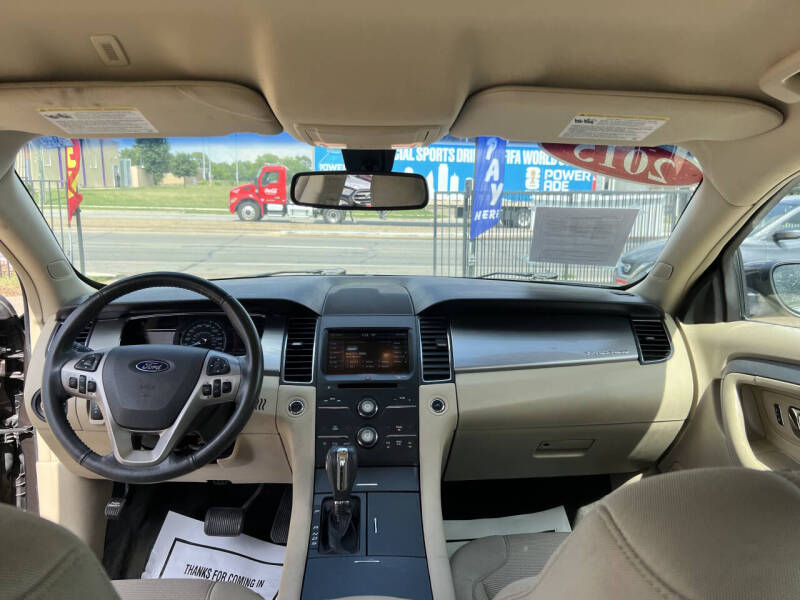 2015 Ford Taurus SEL