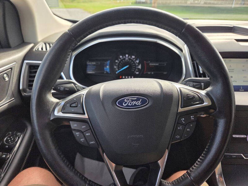 2020 Ford Edge Titanium