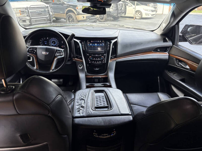 2017 Cadillac Escalade ESV Luxury