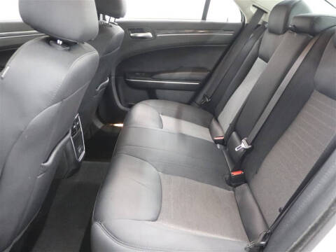 2022 Chrysler 300 Touring