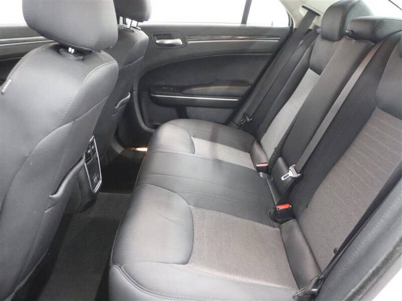 2022 Chrysler 300 Touring