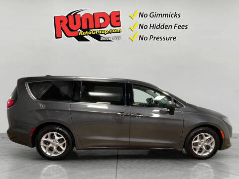 2017 Chrysler Pacifica Touring-L