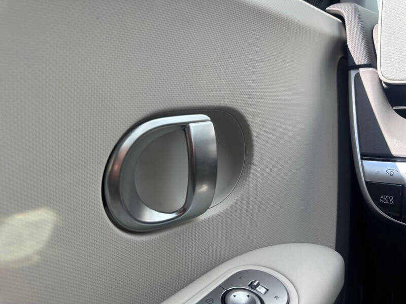 2024 Hyundai Ioniq 5 SE Standard Range