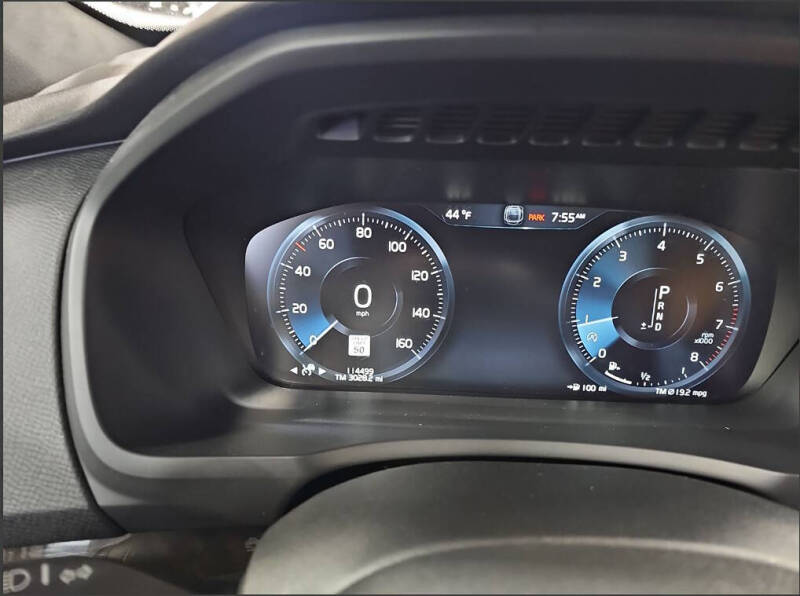 2018 Volvo XC90 T5 Momentum 7-Passenger