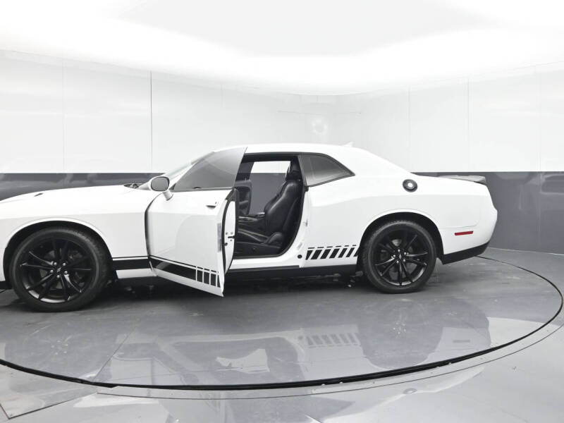 2017 Dodge Challenger SXT