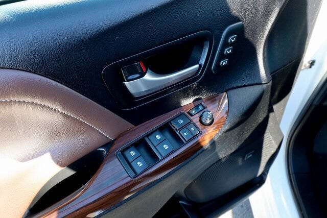 2017 Toyota Sienna Limited Premium 7-Passenger