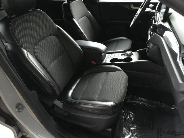 2025 Ford Escape ST-Line Select