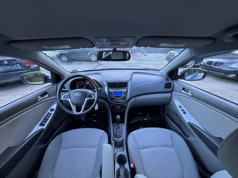 2012 Hyundai Accent GS