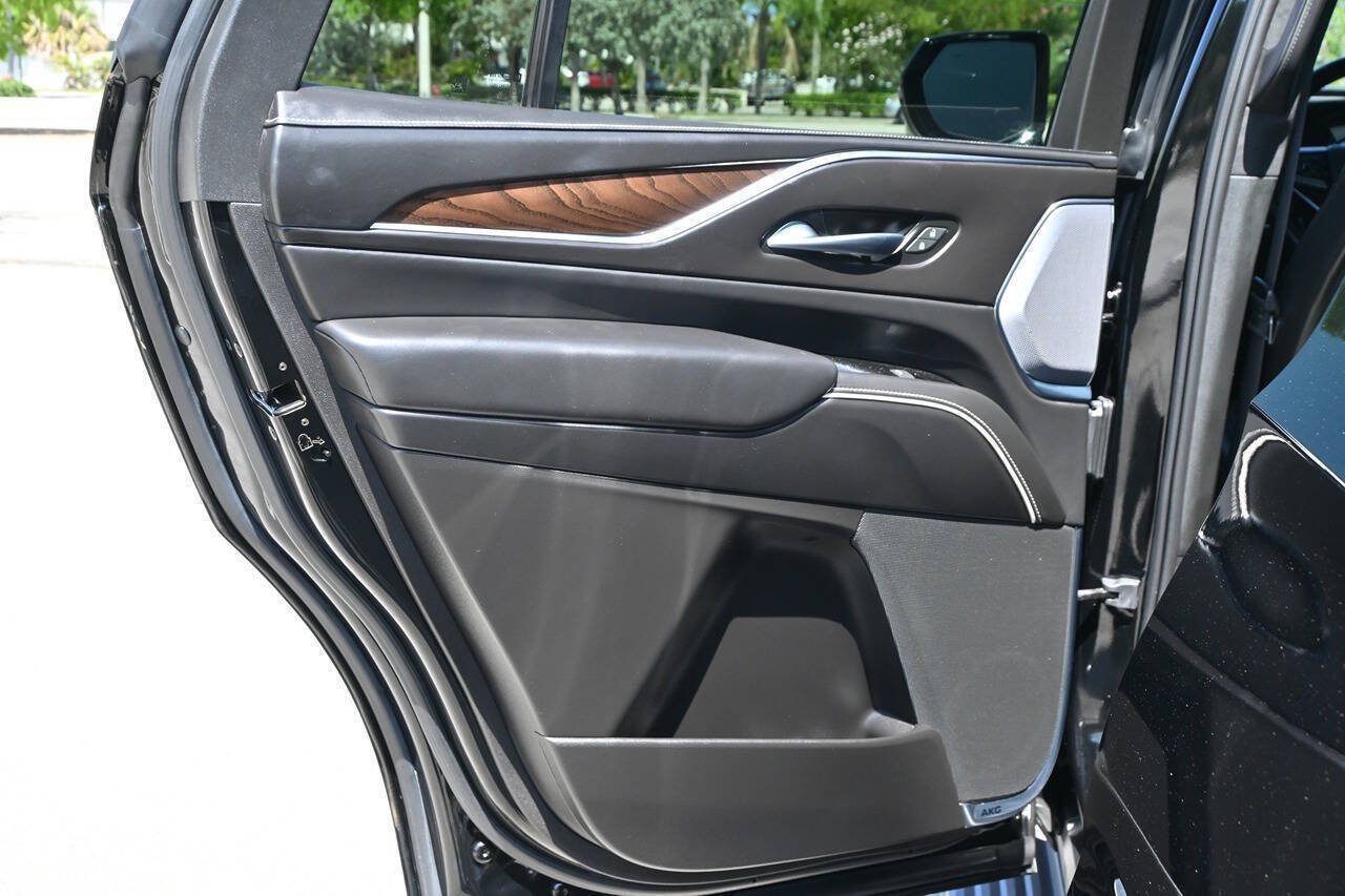 2022 Cadillac Escalade 36