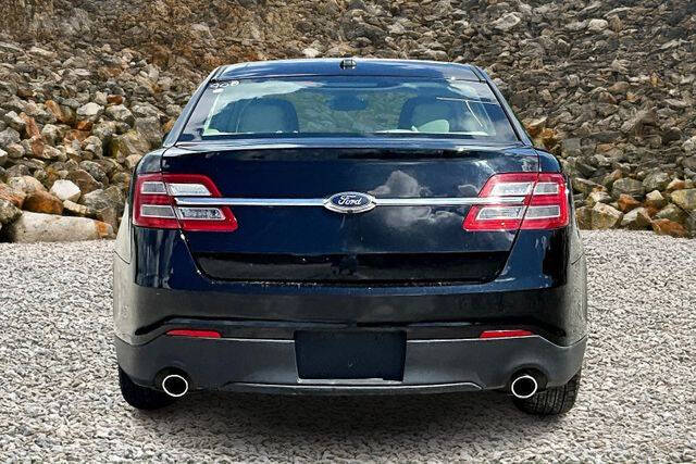 2018 Ford Taurus SE