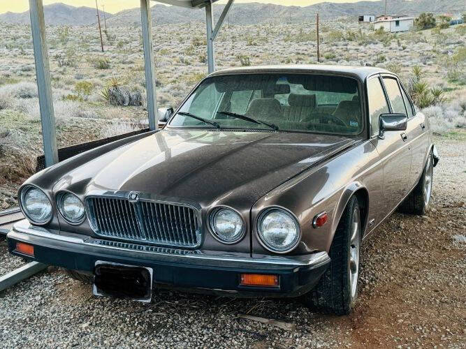 1985 Jaguar XJ-12