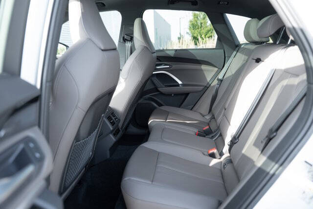 2025 Audi Q5 quattro Premium Plus TFSI