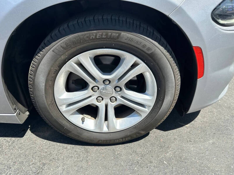 2016 Dodge Charger SE