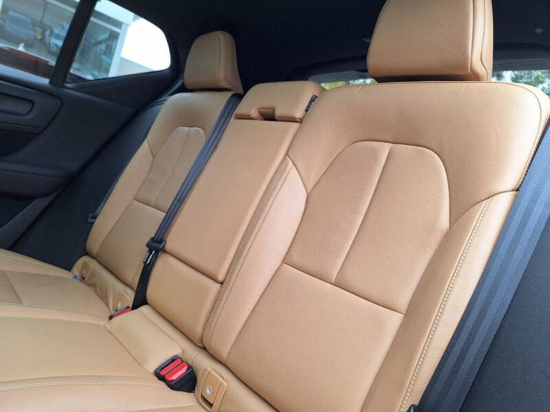 2019 Volvo XC40 T5 Momentum