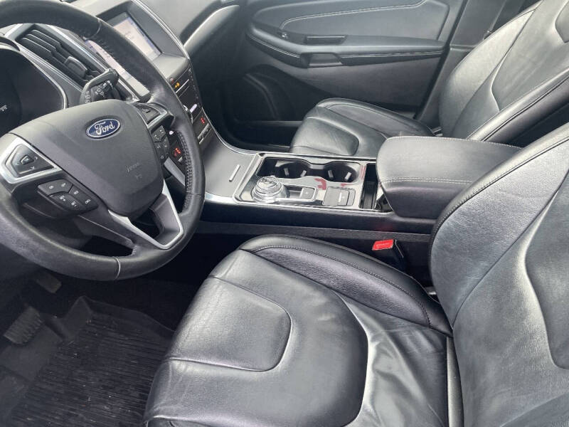 2019 Ford Edge Titanium