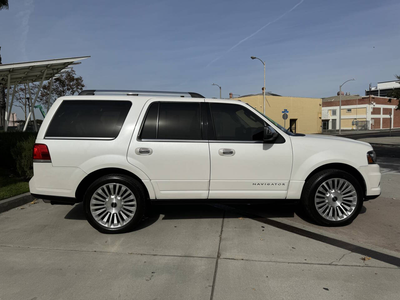 2015 Lincoln Navigator for sale at Got Cars in Downey, CA