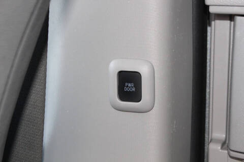 2020 Toyota Sienna XLE 8-Passenger