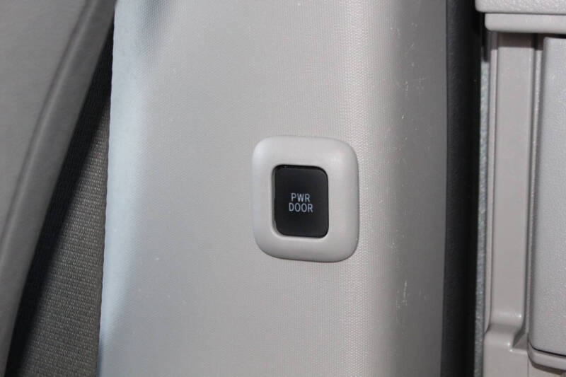 2020 Toyota Sienna XLE 8-Passenger