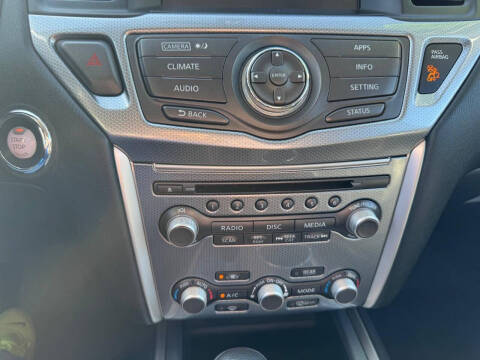 2017 Nissan Pathfinder SL