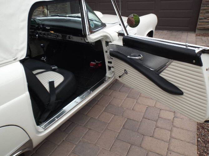 1955 Ford Thunderbird