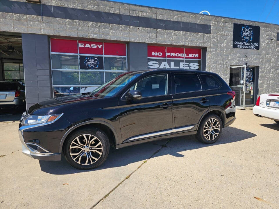 2018 Mitsubishi Outlander for sale at Quantum Auto Co in Plainfield, IL