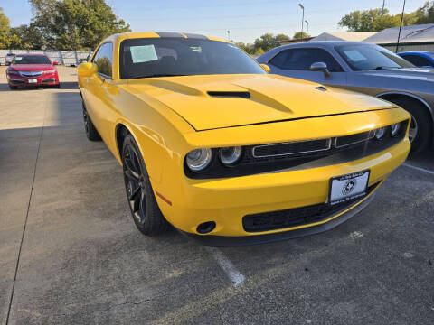 2017 Dodge Challenger SXT Plus