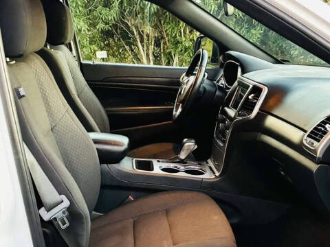 2018 Jeep Grand Cherokee Laredo E