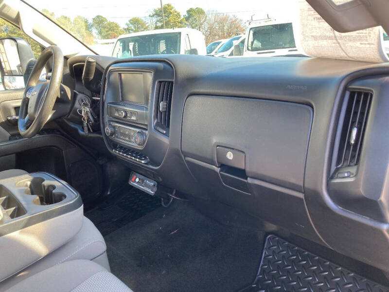 2017 Chevrolet Silverado 2500HD Work Truck photo 13