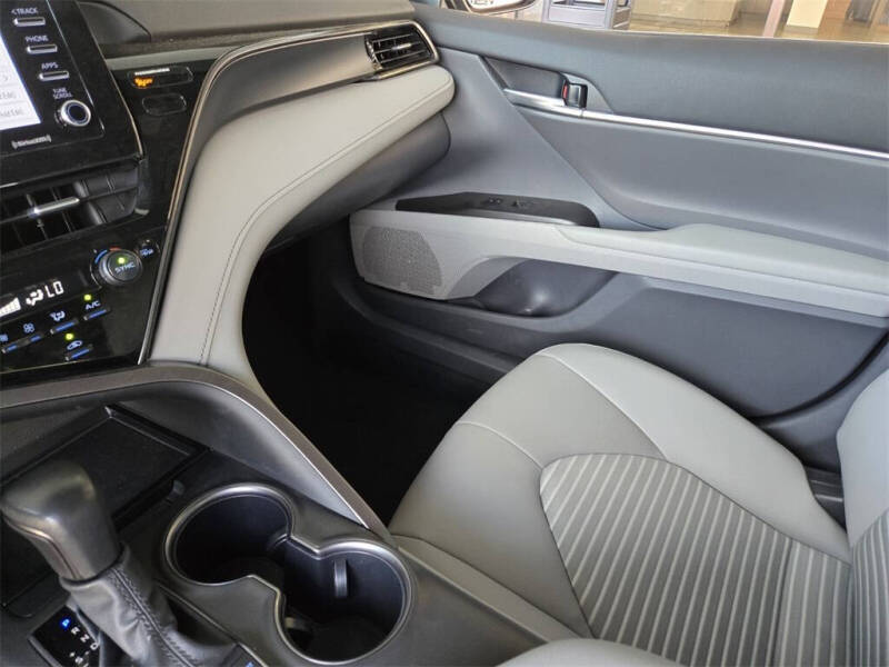 2024 Toyota Camry Hybrid SE