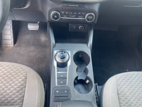2020 Ford Escape SE