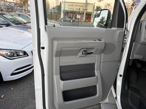 2013 Ford E-Series E-250